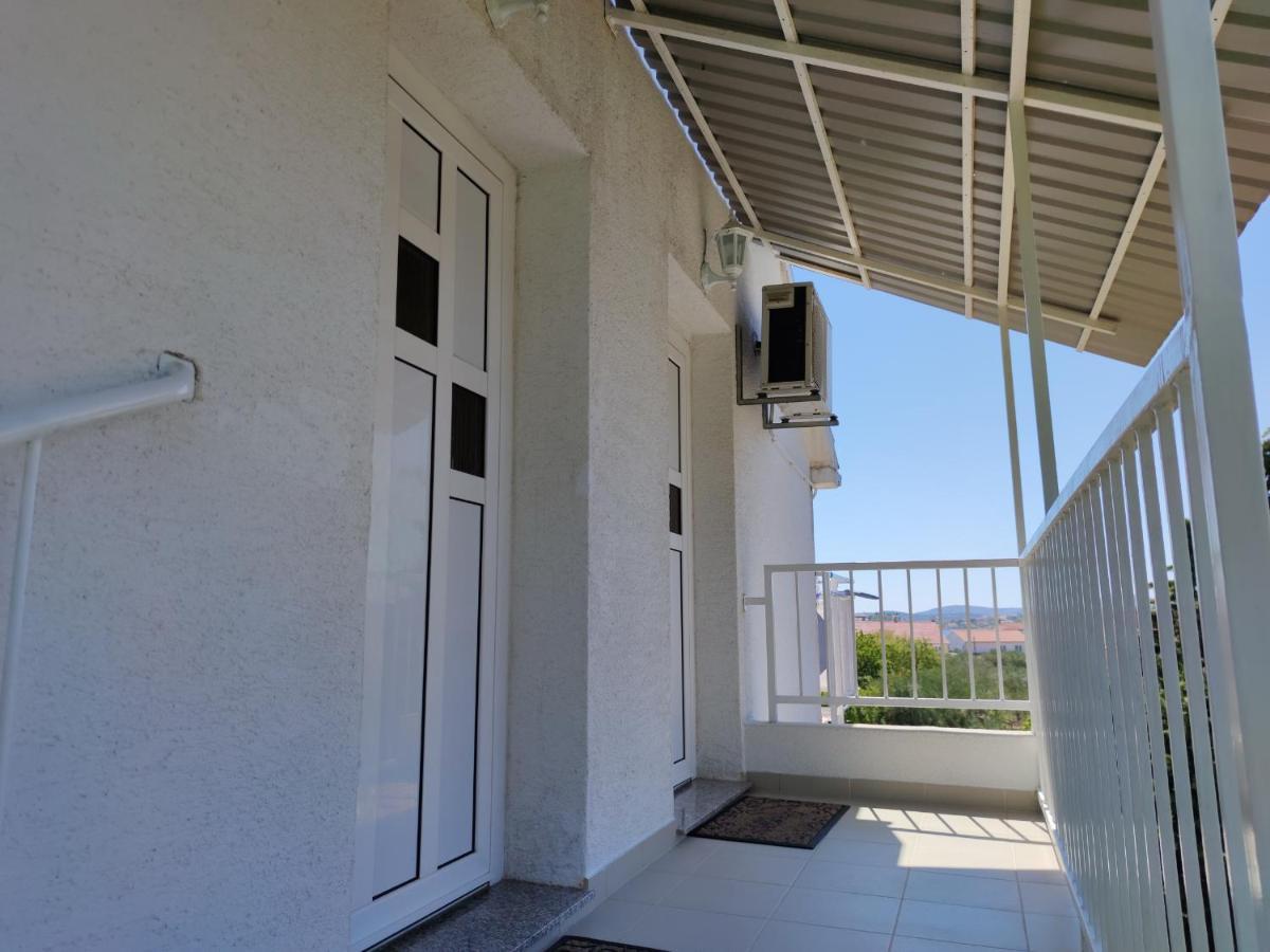 Apartments Vodice Srima Eksteriør billede
